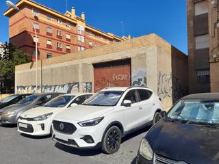 Location Local commercial  Plaza de la serrana. Alquiler local bruto