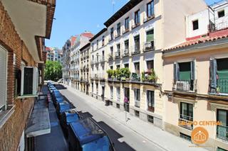 Lloguer Pis  Calle de alonso cano. Alquiler de apartamento en la céntrica calle alonso cano