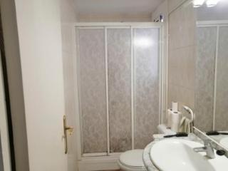 Appartement à Carrer de segimon 18. Piso amplio a pie de calle muy cerca cap, biblioteca, metro y co