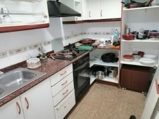 Appartement à Carrer de segimon 18. Piso amplio a pie de calle muy cerca cap, biblioteca, metro y co