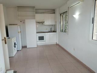 Flat in Carrer del doctor bové 116. Piso en finca de 1992 con vistas y mucha luz. ascensor.