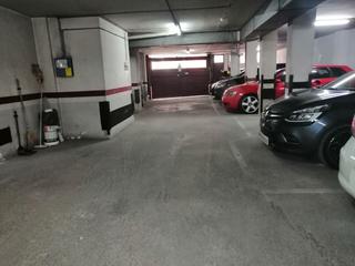 Car parking in Carrer de la Conca de Tremp 114