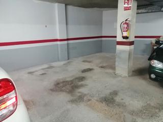 Parking coche en Carrer de la Conca de Tremp 114