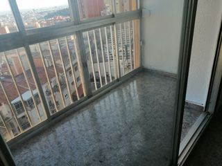 Flat  Carrer de mühlberg. Piso venta +balcon y vistas barcelona