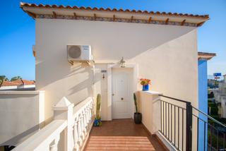 Piccolo appartamento in Avenida tortuga boba 3. Atico de 1 dormitorio en urb. naturista con piscina climatizada