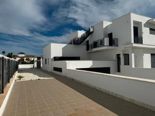 Chalet à Calle jacaranda 8. Villa  nueva a estrenar , 4 dormitorios 4 baños