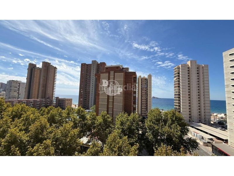 Foto d5414767-56ba-4c9f-980f-4859e8f134a9. Flat with parking pool in Playa Levante Benidorm