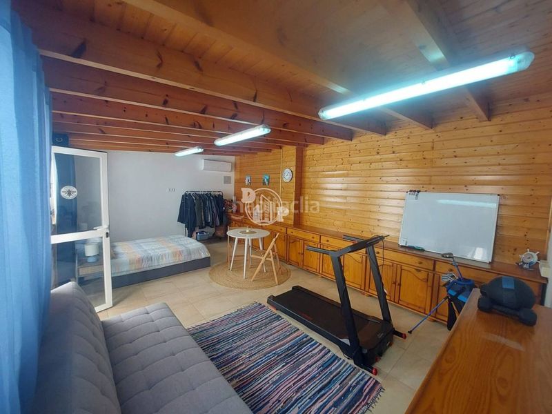 Foto d5fa2bdf-779a-43ea-a3b1-ee768feb0cd4. Casa aparellada a Rincón Alto Benidorm