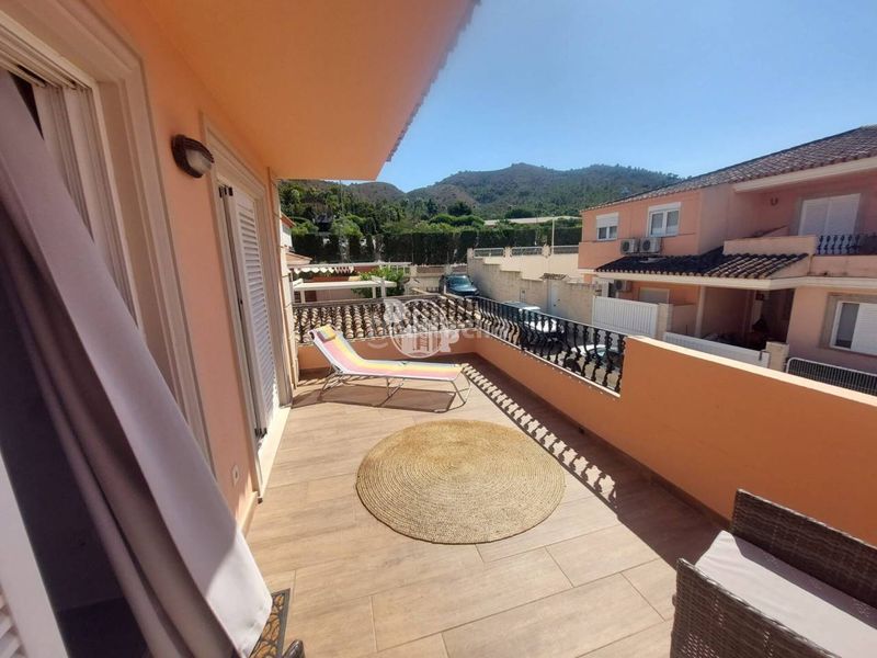 Foto e40074f9-0096-4cd8-a6b7-a739e240cac4. Casa aparellada a Rincón Alto Benidorm