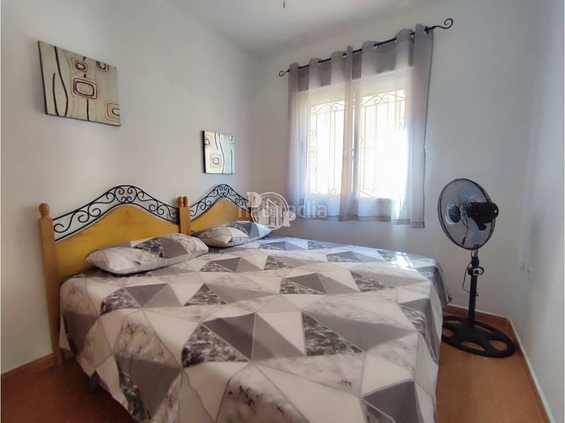 Foto c2ea895b-6382-40a3-b264-7d59463623fa. Casa aparellada amb piscina a La Florida Orihuela