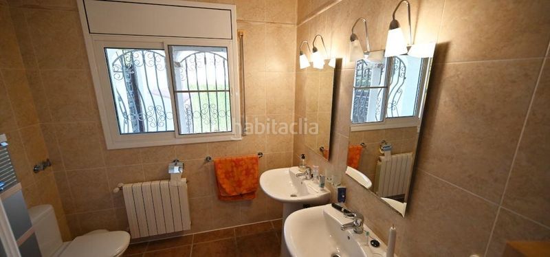 Foto 586b31a4-2ddb-4a4a-b3ab-d71d9f1e7ca9. Chalet único y exclusivo gran chalet de 174 m2, en primera línea de playa en Ametlla de Mar (L´)
