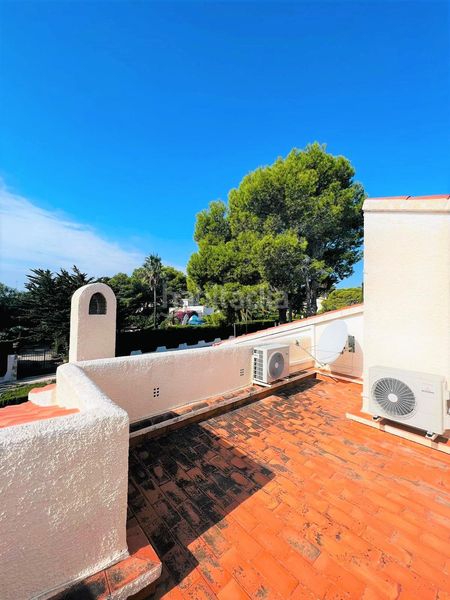 Foto b0773fe9-bf63-40ca-841e-28d964098646. Chalet único y exclusivo gran chalet de 174 m2, en primera línea de playa en Ametlla de Mar (L´)