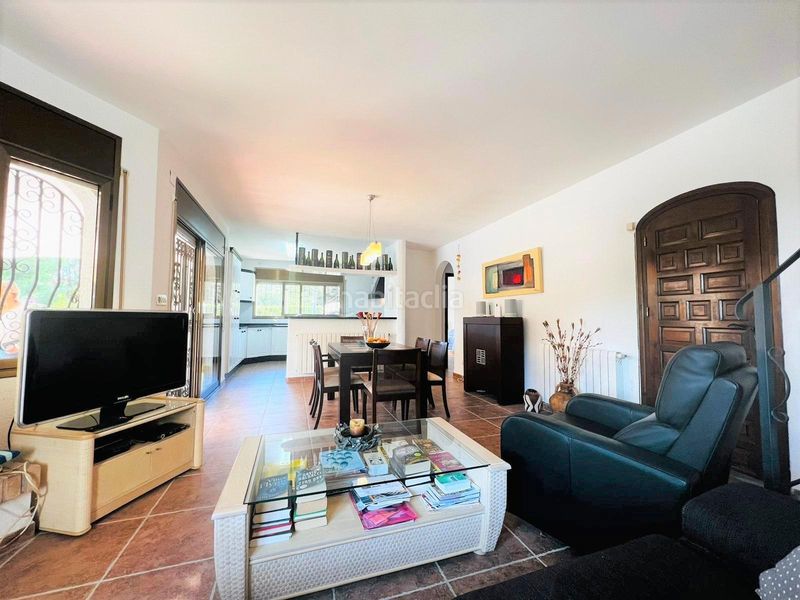 Foto b533ba8b-8da7-47eb-9162-a626c0736196. Chalet único y exclusivo gran chalet de 174 m2, en primera línea de playa en Ametlla de Mar (L´)