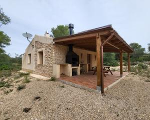 Bauernhof in Perelló (El). Finca rústica con encantadora casa de campo de 70 m2 y agua cone