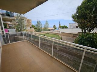 Pis a L´Ametlla de Mar. Magnífico piso con piscina comunitaria, a escasos 300 metros de