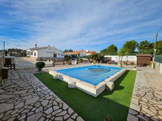 Casa a Les Tres Cales. Encantadora casa unifamiliar en venta en lametlla de mar