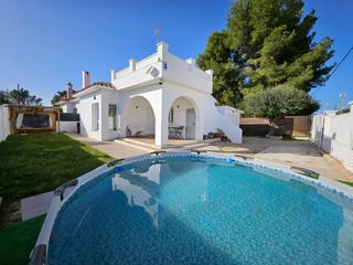 House in Les Tres Cales. Chalet unifamiliar de 97 m2, totalmente reformado, en parcela aj