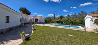 House in Les Tres Cales. Vive el mediterráneo exclusiva villa con apartamento en lametlla
