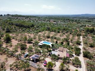 Country house in L´Ametlla de Mar. Finca rústica exclusiva con masía, piscina y vistas al mar en pa