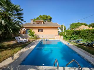 Casa en Calafat. Magnfico chalet de dos plantas con entradas independientes, a 5