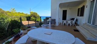 Rez-de-chaussée à Les Tres Cales. Apartamento con terraza y acceso directo a cala en las tres cala