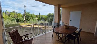 D�plex en L�Ametlla de Mar. Amplio d�plex en planta baja con gran terraza privada y parking