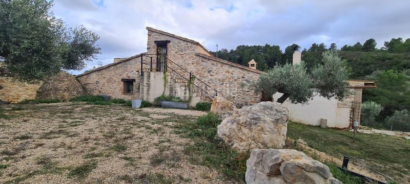Foto a476da97-44c3-43ea-b97e-f66dd51561dc. Masia amb aparcament a Perelló (El)