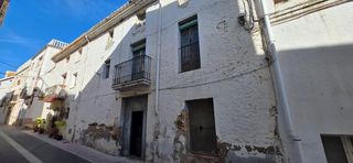 Haus in Perelló (El). Gran casa con carácter para rehabilitar en el centro de el perel