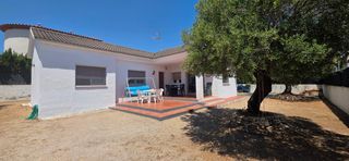 Maison à Les Tres Cales. Chalet unifamiliar en una sola planta con gran parcela de 777 m2