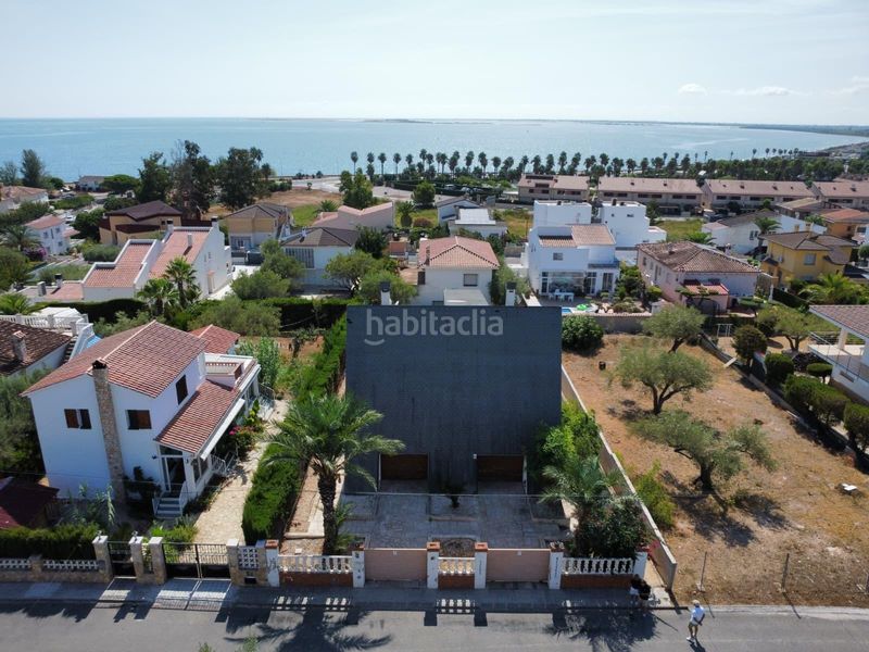Foto 046b8e52-7175-4eb9-abe0-a006a4fd1a1e. Casa amb aparcament piscina a Ampolla (L´)