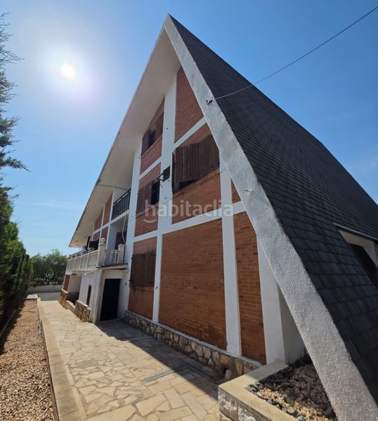 Foto a8e1209a-65e8-4c8b-8ebb-b50799396886. Casa amb aparcament piscina a Ampolla (L´)