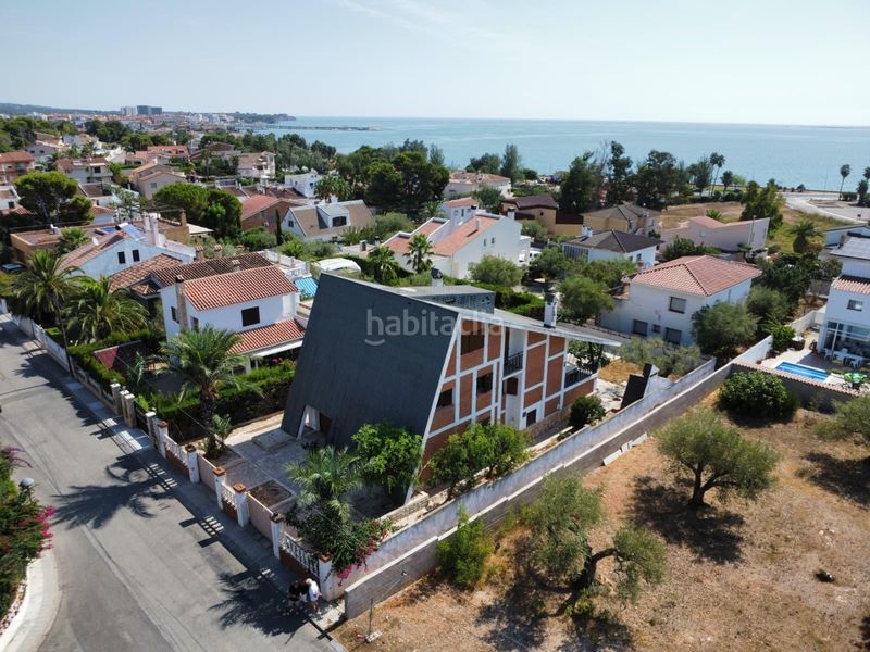 Foto f0baa142-4e96-48dc-9381-d440a9f49617. Casa amb aparcament piscina a Ampolla (L´)
