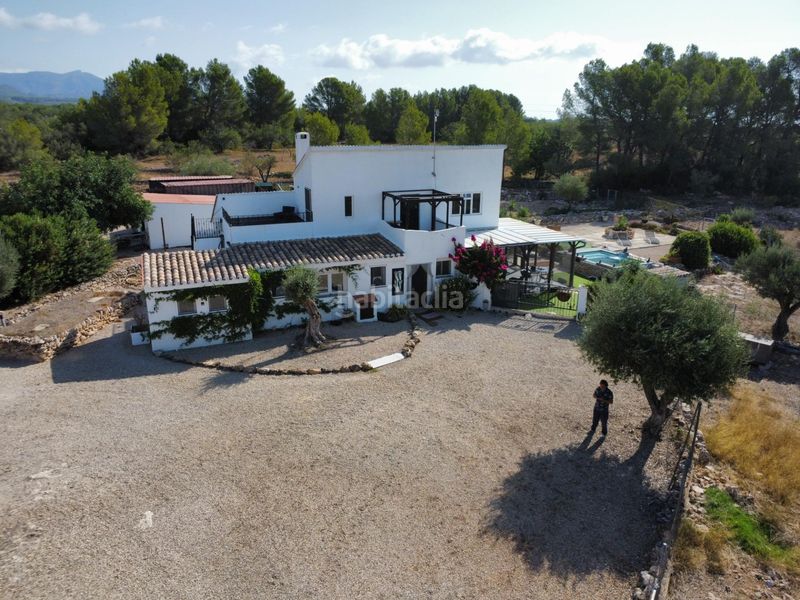 Foto 16d27877-a781-4555-a051-4d7439909df7. Masia amb piscina a Perelló (El)