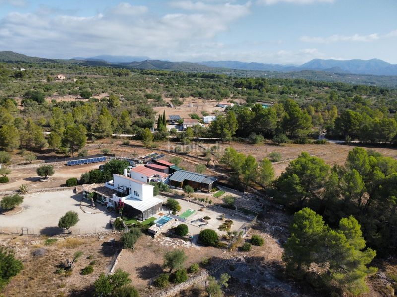 Foto b76961a7-3db1-45f2-901d-79e3bf91c734. Masia amb piscina a Perelló (El)