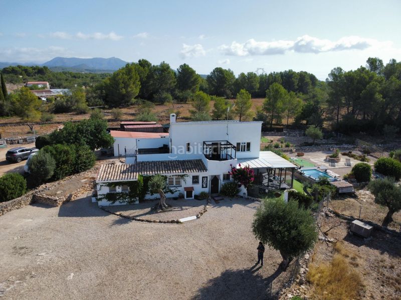 Foto d983068f-7704-4e52-a873-9030c2b4c4f1. Masia amb piscina a Perelló (El)