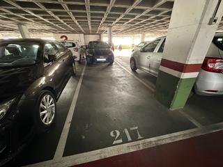 Aparcament cotxe  Passatge ignasi iglesias. Parking para coche en calle ignacio iglesias