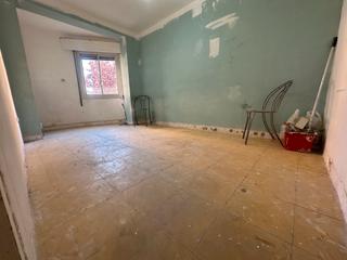 Piso  Carrer de sant jeroni. Primero de altura real con balcn