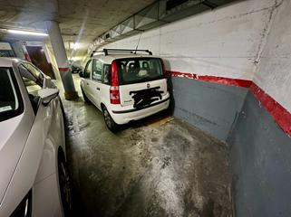 Aparcament cotxe  Avinguda de les flors. Parking en venta de 10m2, 5 de largo por 2 de ancho