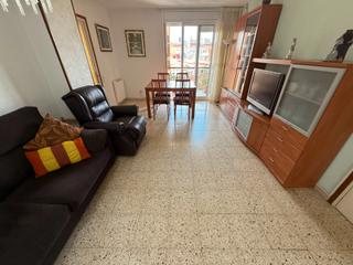 Flat  Carrer de campfaso. Piso exterior con ascensor y balcn