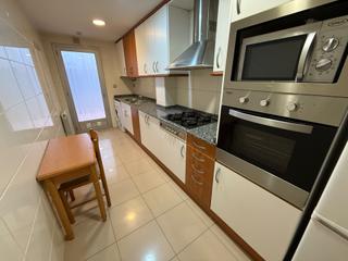 Ground floor  Carrer de fèlix just i oliveras. Planta baja de 4 dormitorios con dos baños más terraza