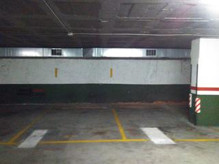 Car parking in Centre. Parquing en venta carrer unio!!