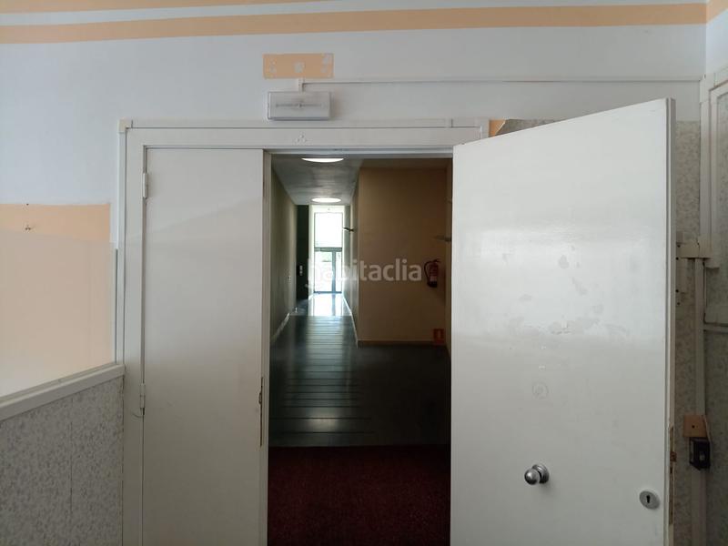 Foto f20a0bfc-eb66-44e1-924c-2d4d0e830f18. Local commercial dans Centre - Estació Sant Cugat del Vallès