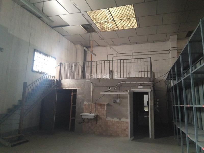 Foto 0e4551de-25a6-4229-9675-07cbabca96e7. Nau industrial a Cementiri Vell Terrassa
