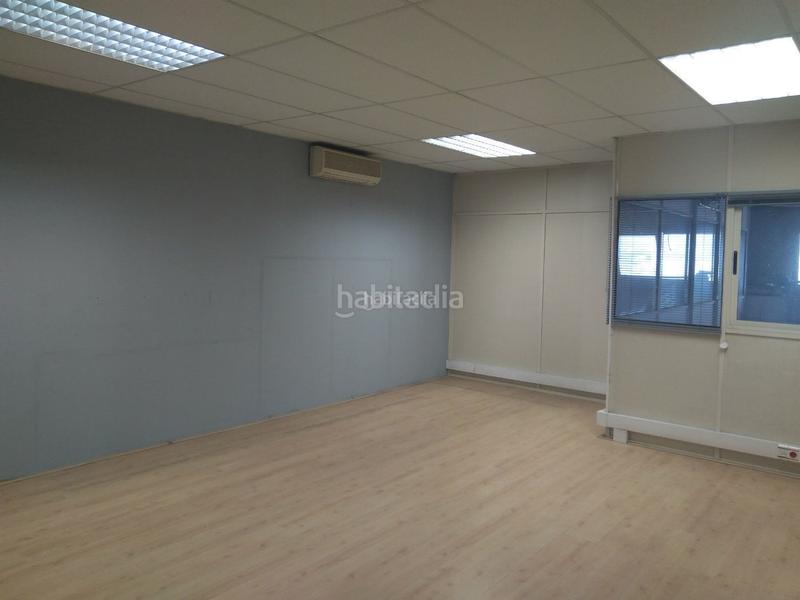 Foto 466a9864-5b07-4854-b5e6-b65081437281. Nau industrial a Cementiri Vell Terrassa