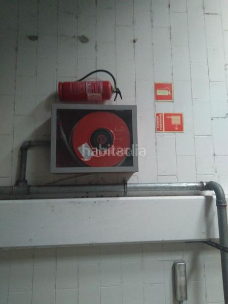 Foto 809652c5-aa97-4d49-b2ff-ba802c9c285d. Nau industrial a Cementiri Vell Terrassa