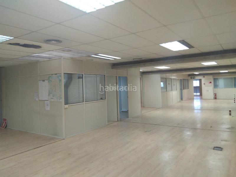 Foto cb3b51fc-1506-4d20-81be-7ca021f91698. Nave industrial en Cementiri Vell Terrassa