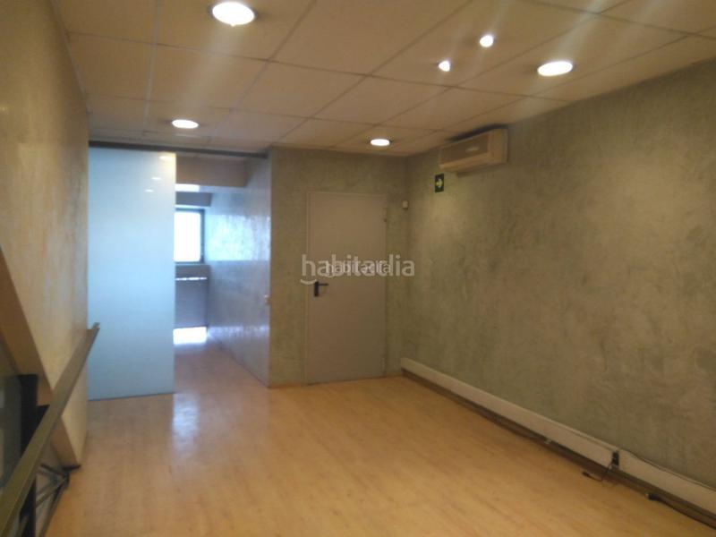 Foto e149cf4e-7360-4cb2-b673-fe0404e11437. Nave industrial en Cementiri Vell Terrassa