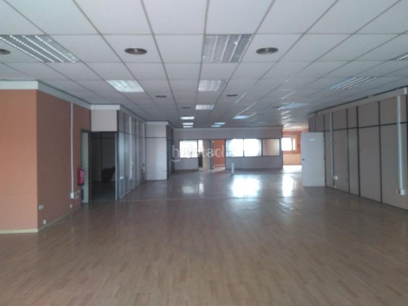 Foto e38b7fda-9cff-4133-beab-171ff86aa01b. Nave industrial en Cementiri Vell Terrassa