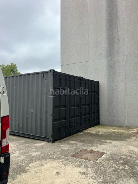 Foto a0692cb3-2452-4bbe-bde3-fb97a304c283. Fabrikhalle in Vallirana