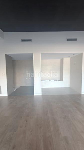Foto a6e0a4b6-d6aa-4abe-99c6-cbbbaf454e90. Lloguer local comercial a Parc d´Europa Barberà del Vallès